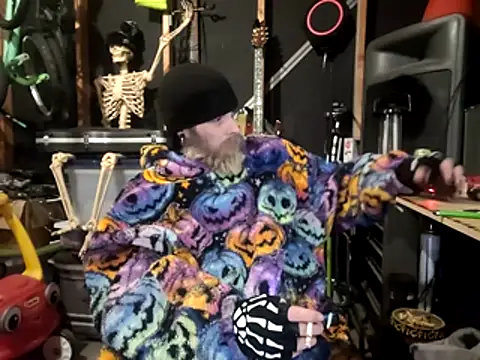 thejuicybacon online show from January 2026 08:08:01 AM