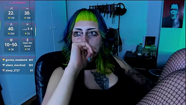 kattusauruss online show from April 2026 07:45:01 AM