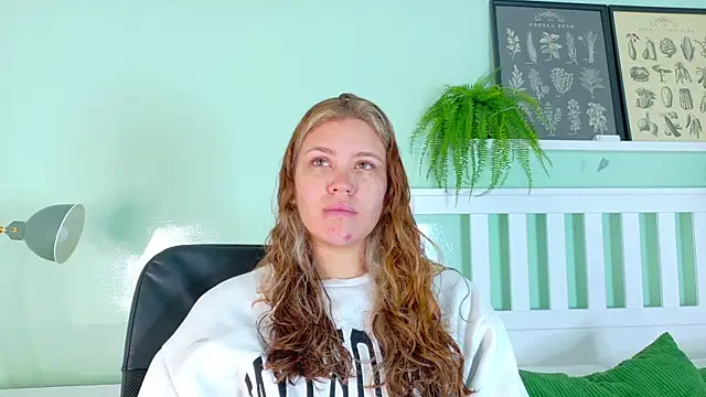 BelaMiller  online show from October 2025 11:43:01 AM