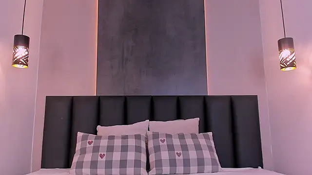 TiffValentinee  online show from October 2025 08:39:01 PM