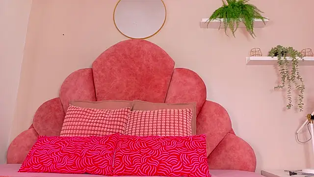 TiffValentinee  online show from October 2025 07:46:02 PM