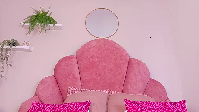 TiffValentinee  online show from October 2025 07:36:01 PM