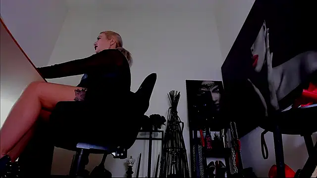 Snapshot of demisweet chatting on February 2026 07:40:01 AM demisweet online show from February 2026 07:40:01 AM