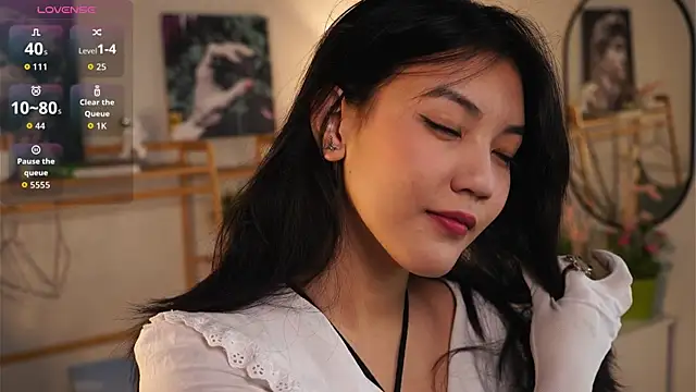 Snapshot of MoiraEger chatting on October 2025 05:08:01 PM MoiraEger online show from October 2025 05:08:01 PM