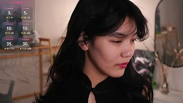 Snapshot of MoiraEger chatting on October 2025 05:11:01 PM MoiraEger online show from October 2025 05:11:01 PM