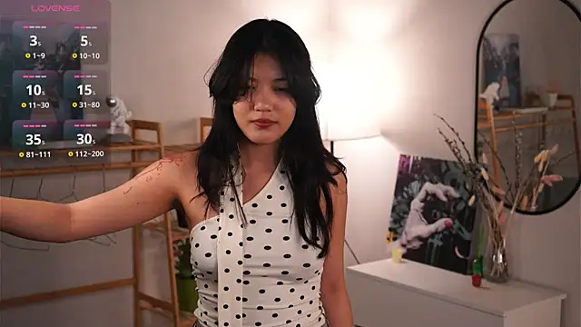 Snapshot of MoiraEger chatting on October 2025 05:03:01 PM MoiraEger online show from October 2025 05:03:01 PM