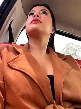 Snapshot of CrisMarulanda chatting on November 2025 04:51:02 PM CrisMarulanda online show from November 2025 04:51:02 PM