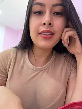 CrisMarulanda online show from May 2026 05:07:01 PM