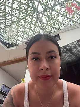 CrisMarulanda online show from July 2026 06:42:02 PM
