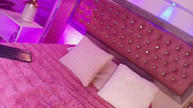 MylaDreams online show from July 2026 03:24:01 AM