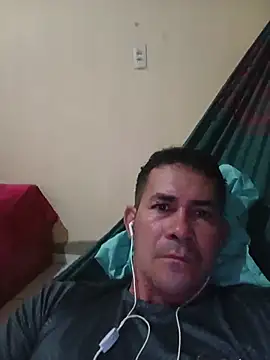 Snapshot of Renan1532 chatting on July 2026 11:42:01 PM Renan1532 online show from July 2026 11:42:01 PM