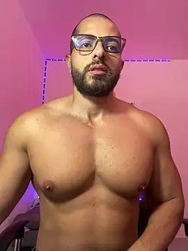 magnumchris online show from April 2026 09:45:01 PM