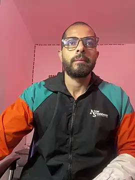 magnumchris online show from May 2026 11:17:02 AM