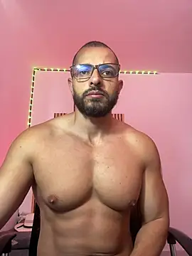 magnumchris online show from May 2026 01:18:02 PM