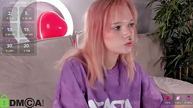 Molly Platt online show from February 2026 09:02:02 AM