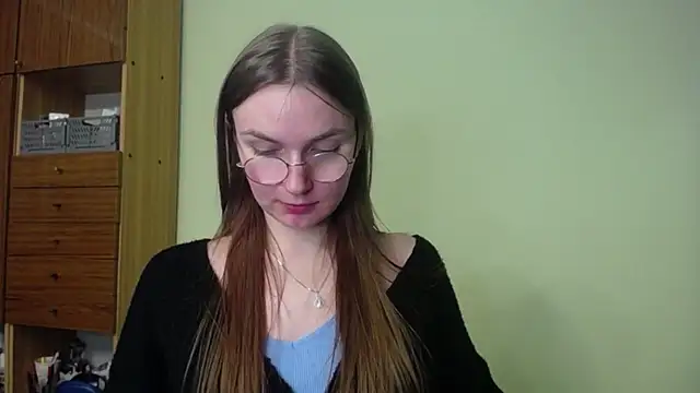 LooveELLYx online show from December 2024 05:45:02 PM