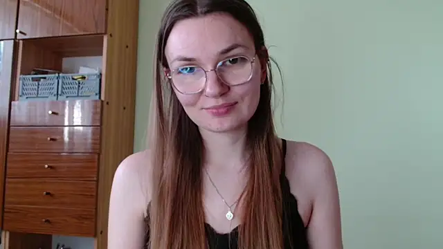 Snapshot of LooveELLYx chatting on April 2026 01:39:01 PM LooveELLYx online show from April 2026 01:39:01 PM