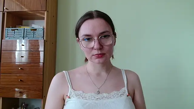 Snapshot of LooveELLYx chatting on April 2026 01:34:02 PM LooveELLYx online show from April 2026 01:34:02 PM