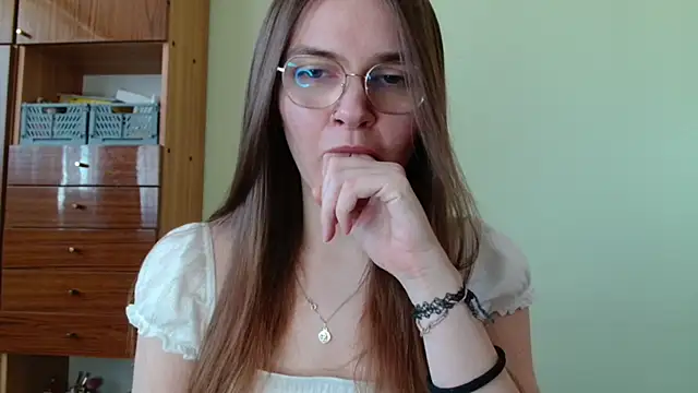 Snapshot of LooveELLYx chatting on April 2026 06:36:01 AM LooveELLYx online show from April 2026 06:36:01 AM