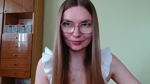 Snapshot of LooveELLYx chatting on May 2026 01:38:02 PM LooveELLYx online show from May 2026 01:38:02 PM