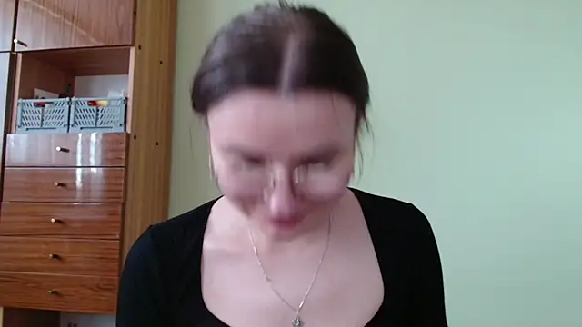 Snapshot of LooveELLYx chatting on May 2026 01:30:01 PM LooveELLYx online show from May 2026 01:30:01 PM