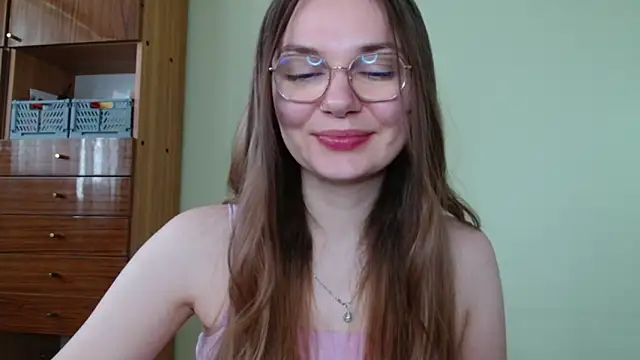 Snapshot of LooveELLYx chatting on May 2026 05:03:02 AM LooveELLYx online show from May 2026 05:03:02 AM