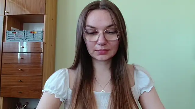 Snapshot of LooveELLYx chatting on May 2026 06:30:01 AM LooveELLYx online show from May 2026 06:30:01 AM