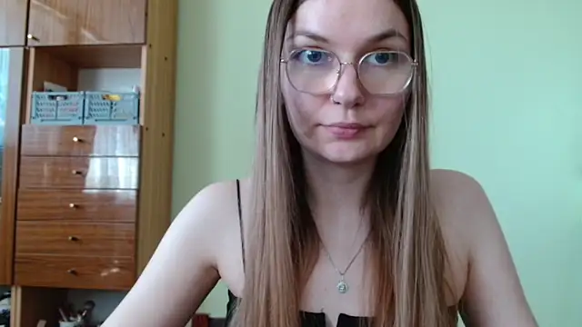 Snapshot of LooveELLYx chatting on May 2026 01:30:02 PM LooveELLYx online show from May 2026 01:30:02 PM