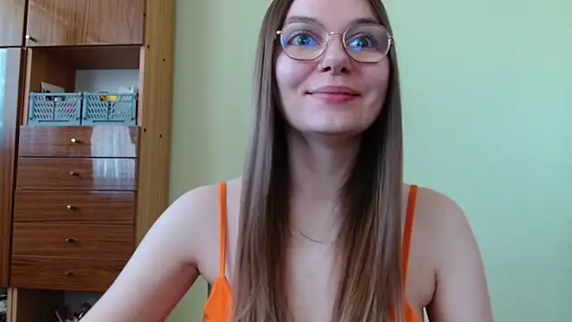 Snapshot of LooveELLYx chatting on May 2026 06:32:02 AM LooveELLYx online show from May 2026 06:32:02 AM