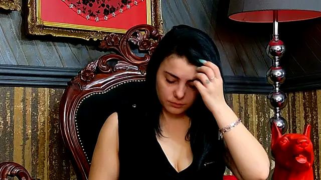 Snapshot of MistressEly chatting on December 2025 11:18:01 AM MistressEly online show from December 2025 11:18:01 AM