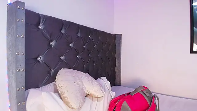 GraceWallace  online show from September 2025 05:01:02 PM