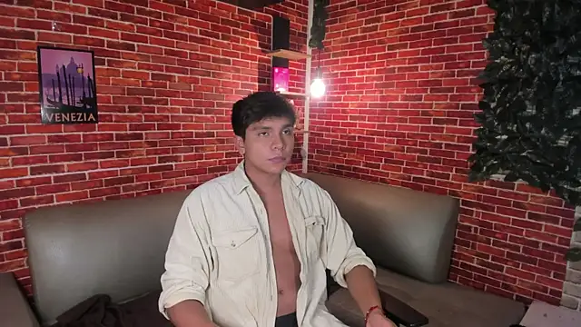 Thiago Kozak online show from May 2026 12:24:02 PM