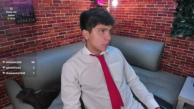 Thiago Kozak online show from May 2026 05:05:02 AM