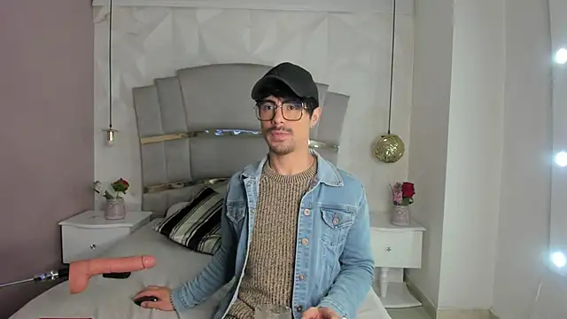 BryCams3 online show from September 2025 01:05:01 AM