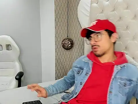 BryCams3 online show from September 2025 01:17:01 AM