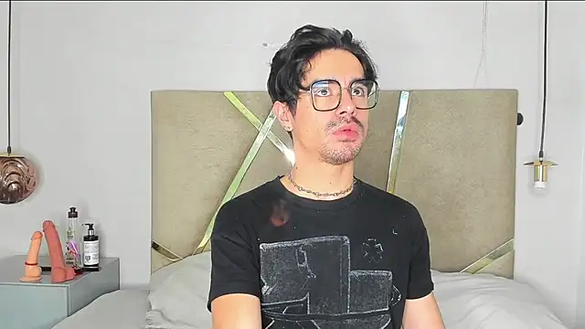 BryCams3 online show from September 2025 04:05:01 AM