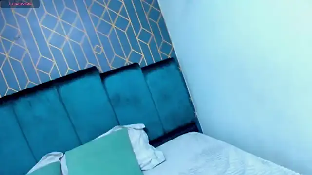 king falconer online show from September 2025 01:39:02 AM