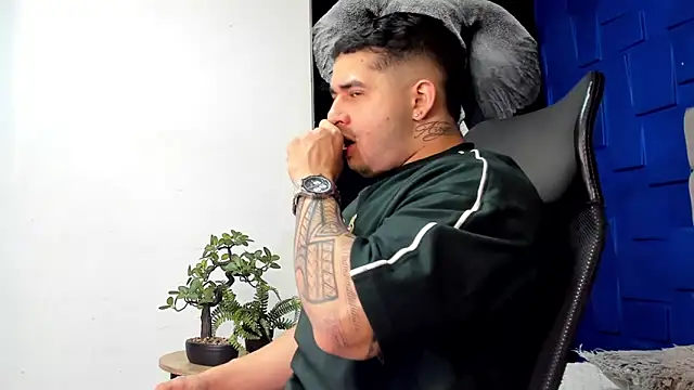 king falconer online show from November 2025 12:46:02 AM