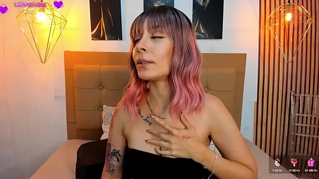 alesziarose online show from September 2025 07:17:02 PM