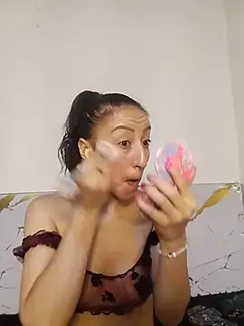 Oriana111 online show from May 2026 03:50:01 PM