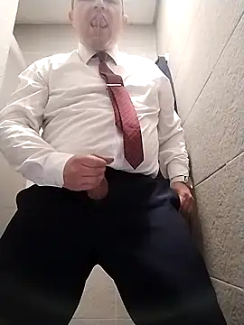 BigCristh79 online show from November 2025 09:13:02 PM