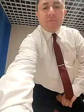 BigCristh79 online show from November 2025 04:45:01 AM