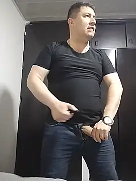 BigCristh79 online show from May 2026 01:29:02 PM