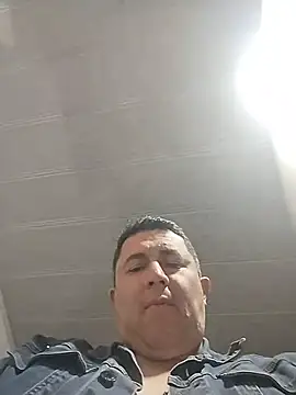 BigCristh79 online show from May 2026 01:39:01 PM