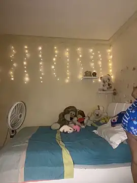 Snapshot of effie_castroo chatting on October 2025 03:07:02 AM effie castroo online show from October 2025 03:07:02 AM