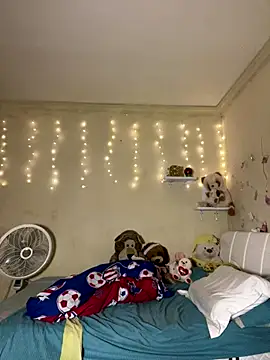 Snapshot of effie_castroo chatting on October 2025 03:08:01 AM effie castroo online show from October 2025 03:08:01 AM