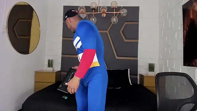 magnusclark online show from September 2025 07:37:02 PM