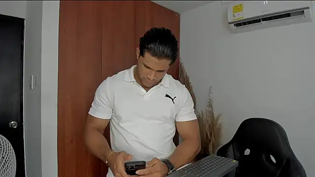 Evansdark1 online show from April 2026 10:07:02 PM