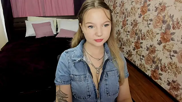 Snapshot of MariaRobinsone chatting on September 2025 05:12:01 AM MariaRobinsone online show from September 2025 05:12:01 AM