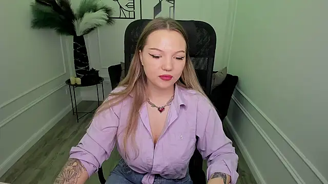 Snapshot of MariaRobinsone chatting on November 2025 11:24:01 AM MariaRobinsone online show from November 2025 11:24:01 AM